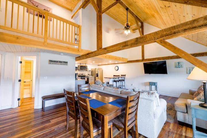 New! Historic Post And Beam In-town Moosehead Lake - Greenville, ME