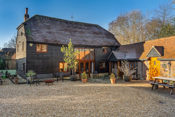 Walnut Barn & Cottage For Up To Fourteen Guests - Horsham