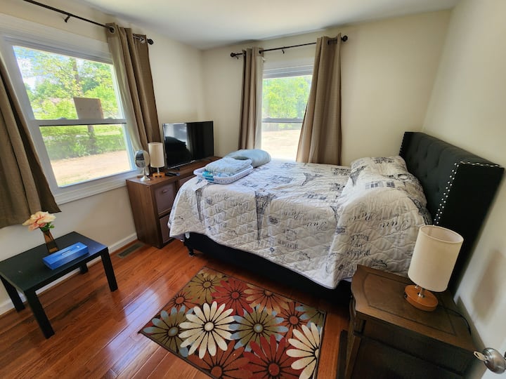 Cozy And Quiet Bedroom In A Nice House - アレクサンドリア, VA