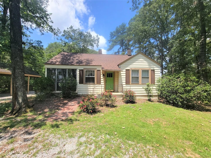 Cute Cottage On 1 Acre In Town! - Columbia, SC