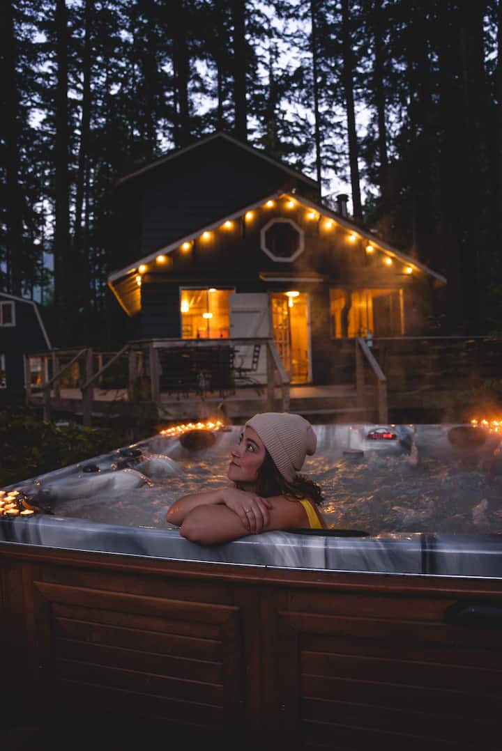 Amos Cabin - Luxury In The Mountains On The River. - Index, WA