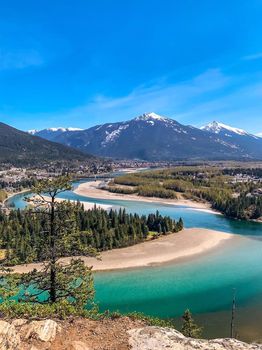 Apartments in Revelstoke via cozycozy