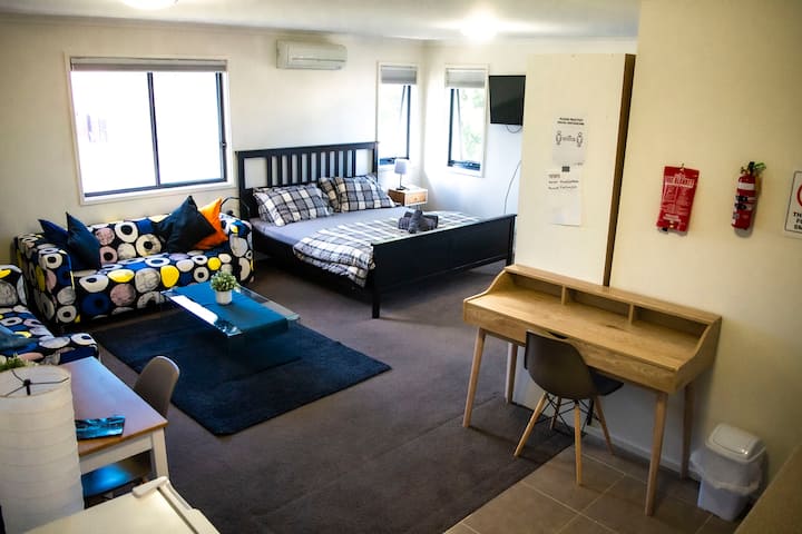 Private & Spacious Studio Apartment In N Gungahlin - Canberra