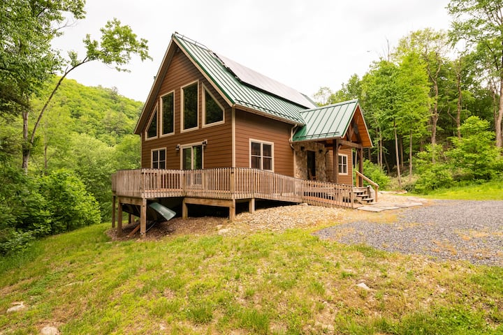 Secluded Cabin Escape Surrounded By Nature - DuBois, PA
