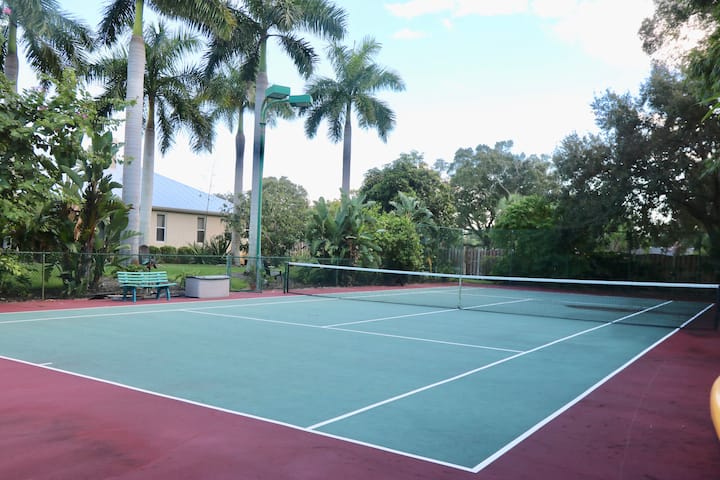 Cancha De Tenis Privada, Jacuzzi Y Piscina Climatizada En Un Acer. - Sarasota