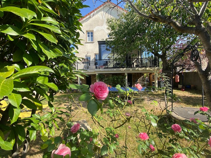 Charming Air-conditioned House - ibis budget Sucy en Brie