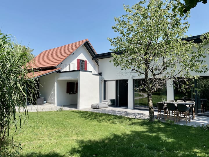 Snug Stays: Design Villa With Garden 400m To Lake - Ammersee