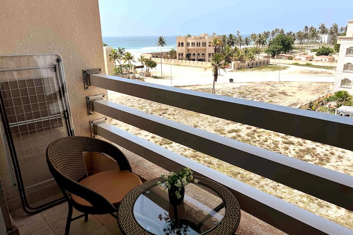 Beachfront Apartment, 2 Bedroom & Balcony Flat#404 - Salalah