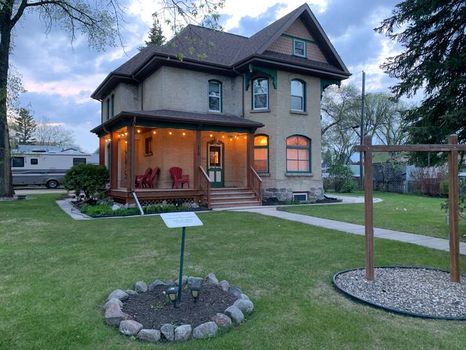 Neepawa Apartments and Condos For Rent cozycozy