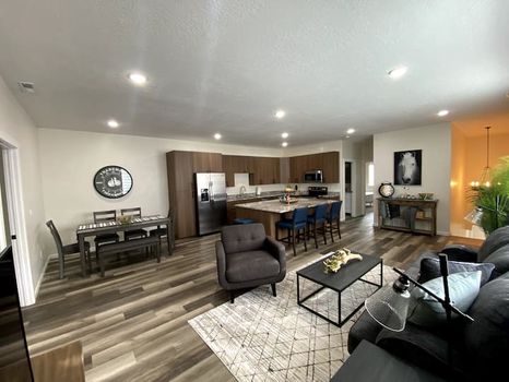 Newly Built 3 Bed 2 Bath House - Evanston, WY