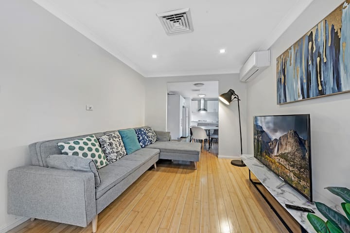 Parramatta Renovated Comfortable 3brs Home - Auburn