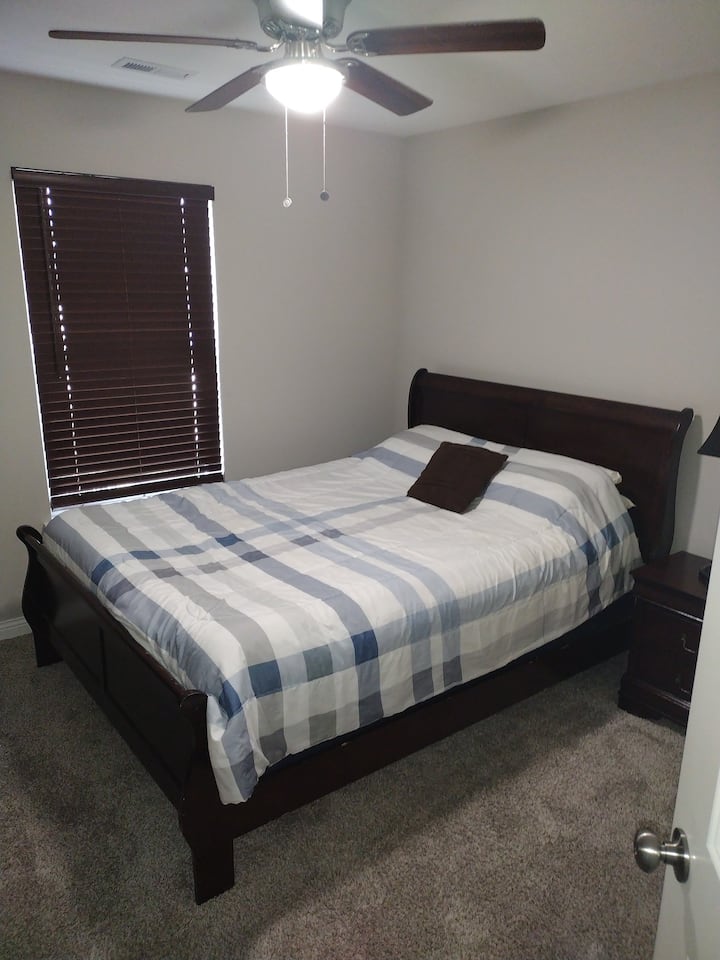 Quiet Room - Minutes From Dt - Columbia, MO