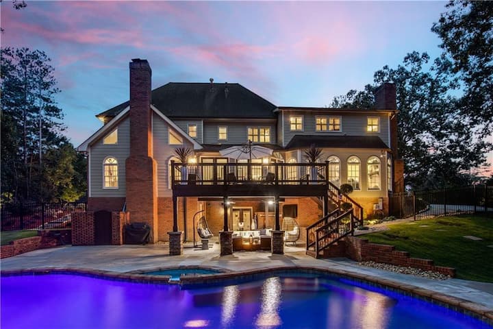 Sandy Springs Celebrity Mansion - Roswell