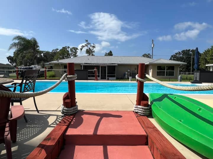 Pool Home Off Lake Huntley - Lake Placid, FL