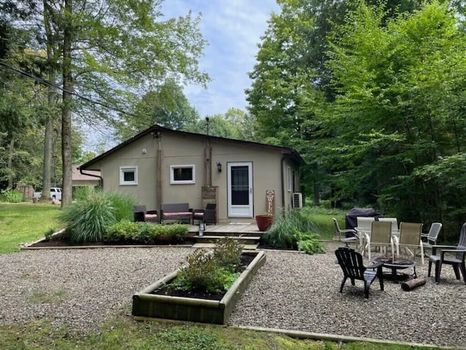 Best large villa rentals in Findley Lake, NY on cozycozy
