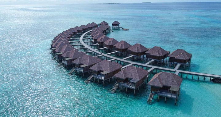 Water Bungalow On Seaplane Ride - マレ