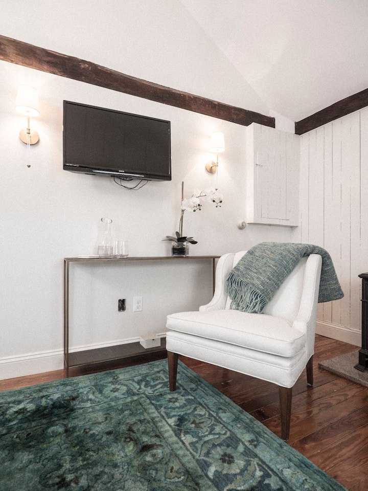 Luxury Room/18th C. Landmark - Old Lyme, CT