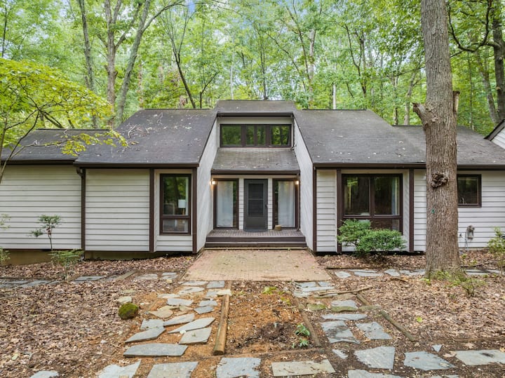 Large, Private Home On Forested Lot In Chapel Hill - Carrboro, NC