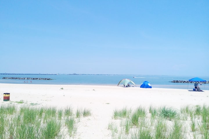 Quiet Condo On The Beach (Remodeled) - Virginia