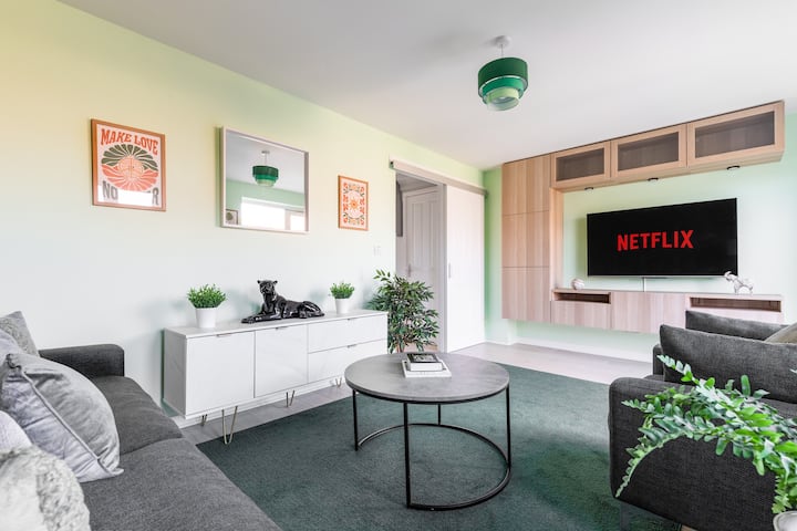 Pilots Dream Pad! 20min To Stn | Parking | Netflix - London Stansted Airport (STN)