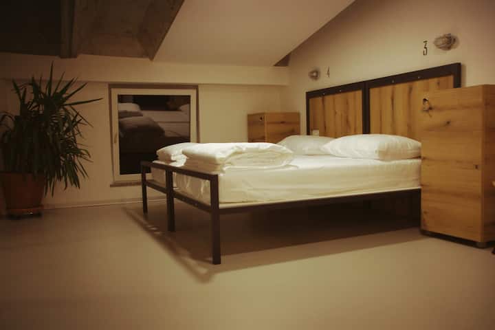Garage Hostel Room 1 - Gorizia, Italia