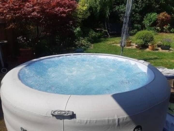 Your Perfect Getaway With Hot Tub - Manchester Airport (MAN)