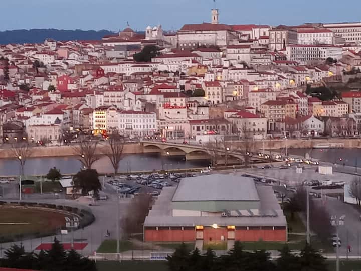 Vista Sob A Cidade! - Coimbre, Portugal