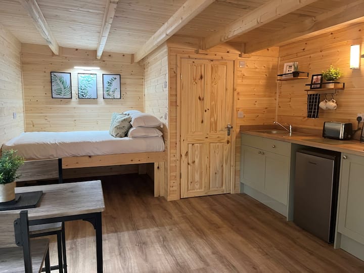 Oakwood Cabin 3 - Woodhall Spa