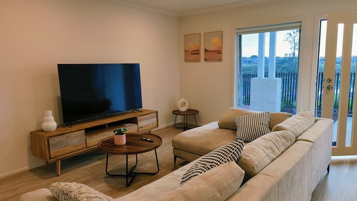Berwick Water View Holiday House - Cranbourne
