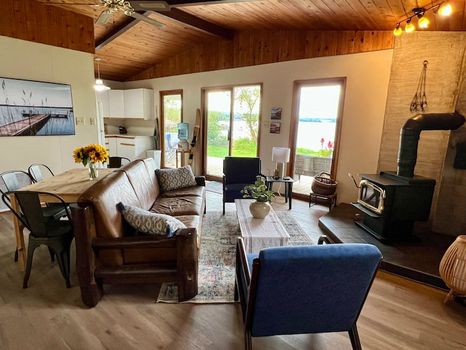 Looking for cabins near Athabasca, AB? Visit cozycozy!