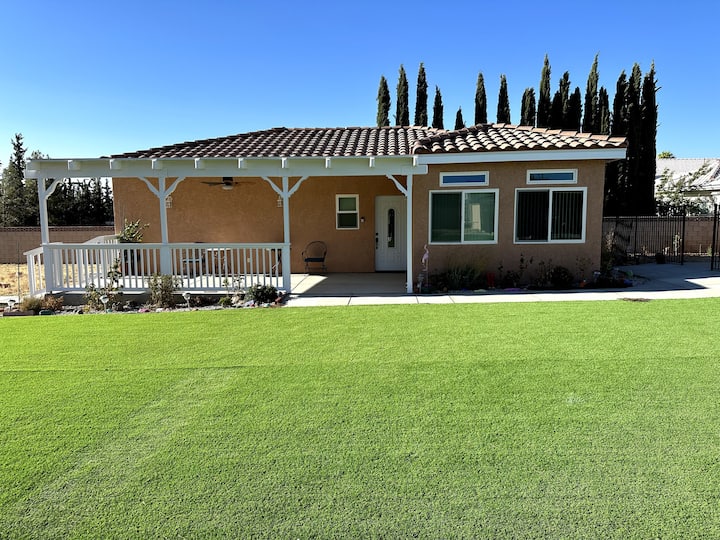 Guest House W/pool+hottub & Basketball Court &More - Lancaster, CA