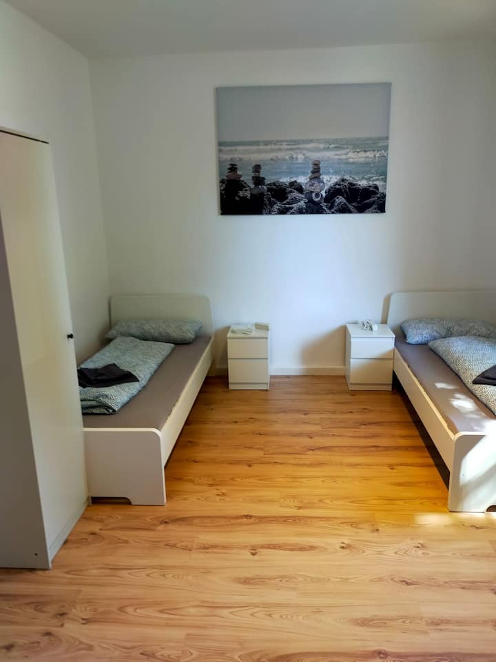 Leuna - Wohnung Mit 3 Schlafzimmer, Küche, Bad - Merseburg