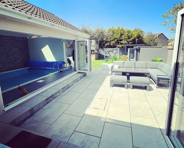 Stunning Bungalow School Holiday Let Only - Bristol Airport (BRS)