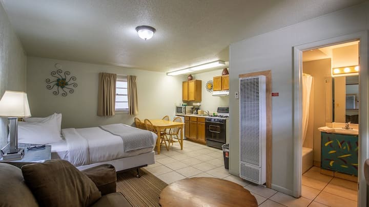 King, Double, Twin Beds, Kitchen - Durango