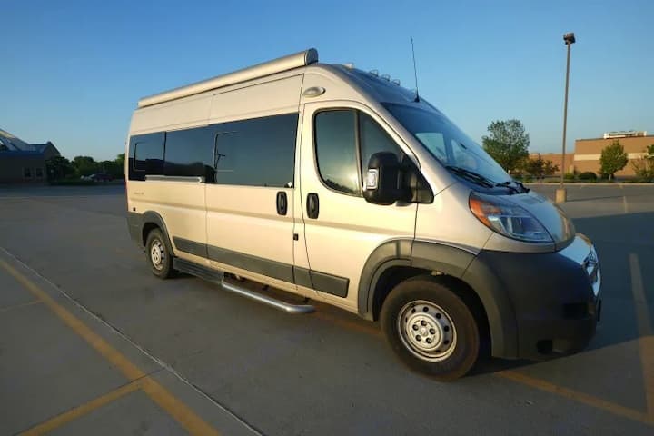 Camper Van - Explore With Ease! - Fargo, ND