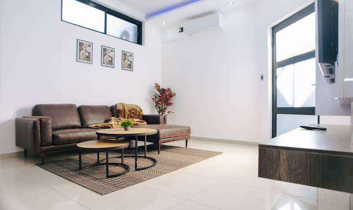 The Lofts Suite With Free Parking Wi-fi & Patio - Windhoek