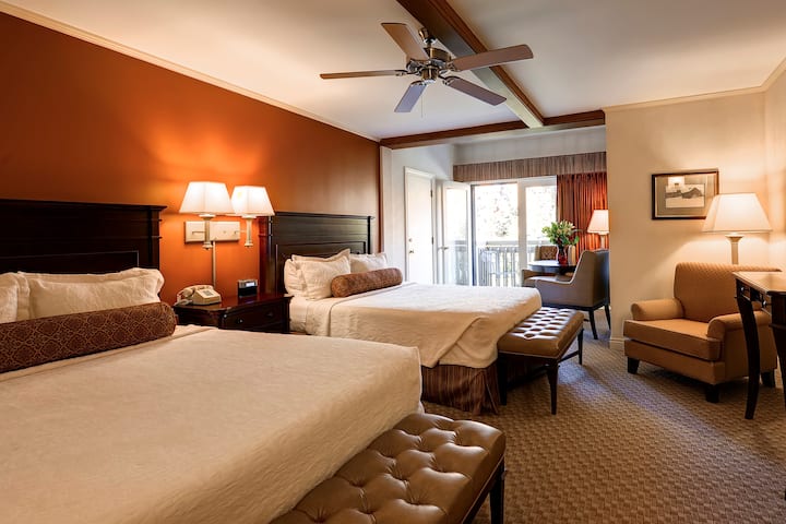 Sitzmark Lodge Deluxe Room 2 Queen Beds - Vail, CO