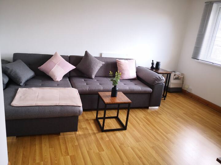Sofa Bed With Free Parking And Wi-fi - Luton