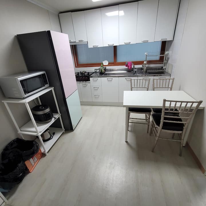 햇살투룸 43 # 조용하고 깨끗한 아파트 # 장.단기 임대 - Bucheon