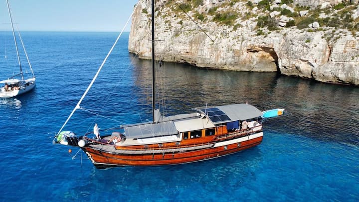 Relax In Menorca Onboard A Private Classic Yacht - Mahón