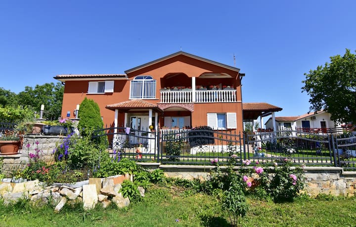 Holiday Apartment Umag For 1 - 6 Persons With 2 Bedrooms - Holiday Apartment - Strunjan