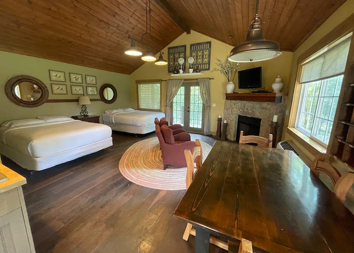 Cozy, Secluded Cabin - Lake Viking, MO
