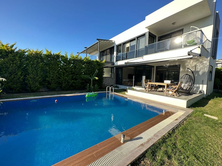 Marvellous Villa With Swm.pool - Ilıca