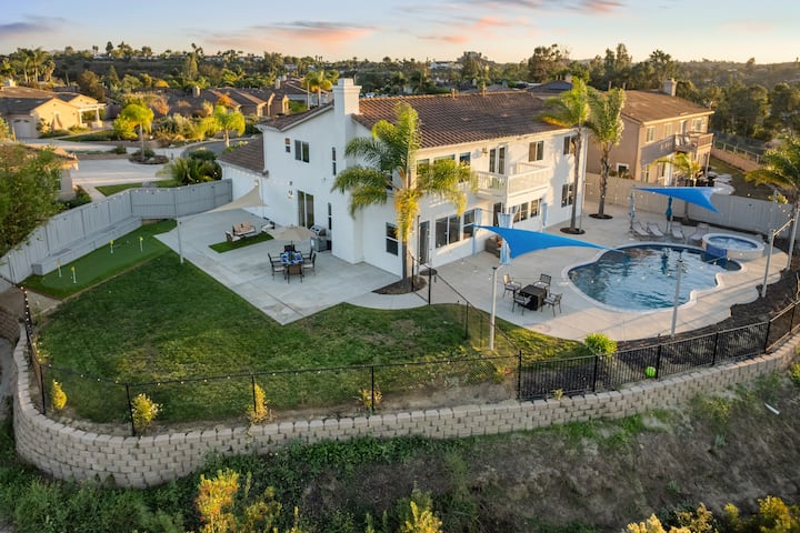 Fallbrook Home With Stunning View, Pool, Mini Golf - Fallbrook, CA