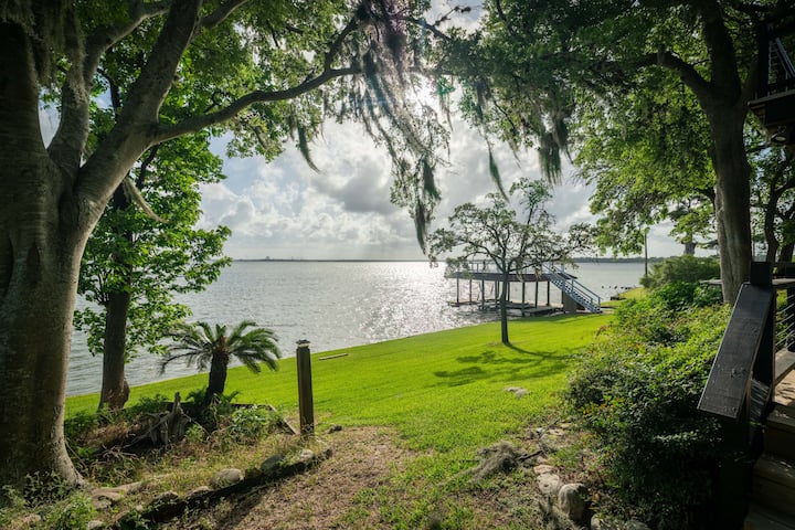 Hidden Bay Front W/ Private Dock - Baytown
