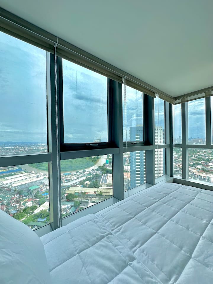 Eastwood Luxury Prime Corner 2br Best View - Quezon City