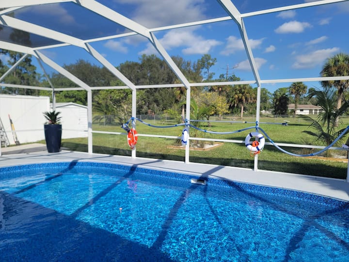 Beautiful Seasonal Home W/pool - Lehigh Acres, FL