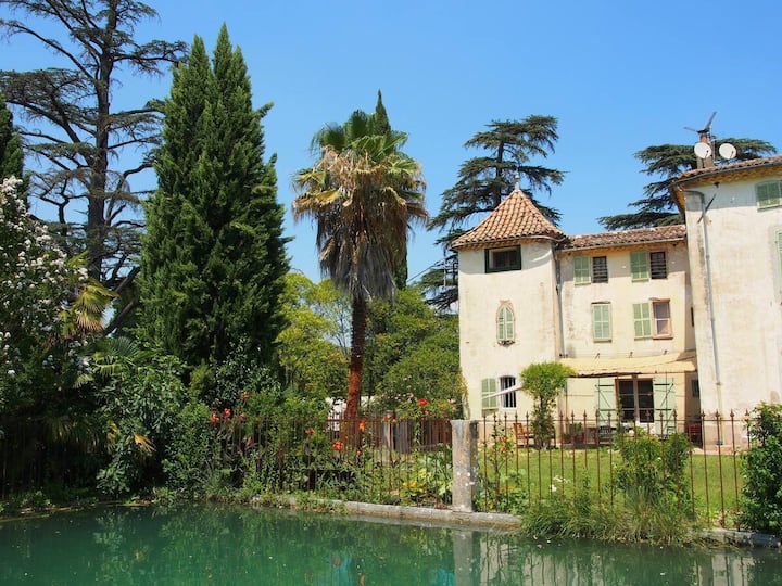 Bastide Hors Du Temps. Jardin, Fontaine - Provence - Brignoles