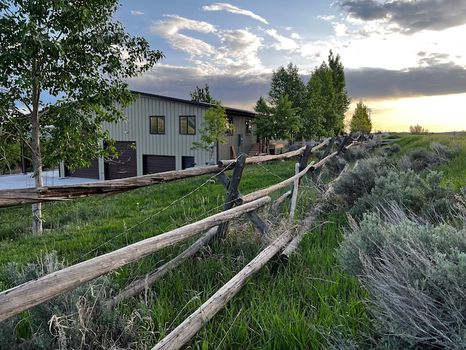 Solitude At The Barndominium - Lander, WY