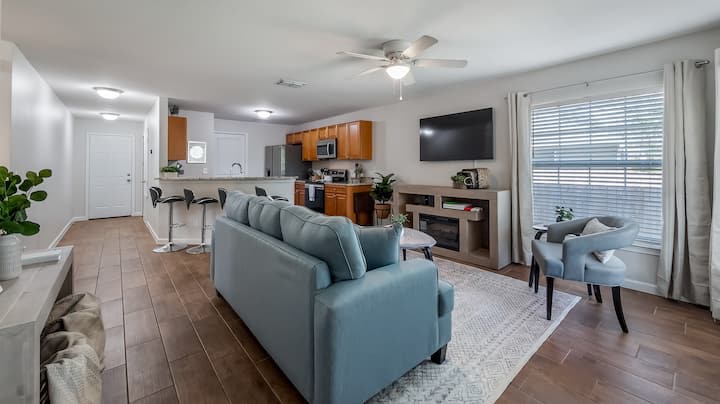 Downtown Luxury Lakeview Retreat - Clermont